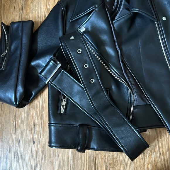 Cropped Leather Jacket - Picture 6 of 7